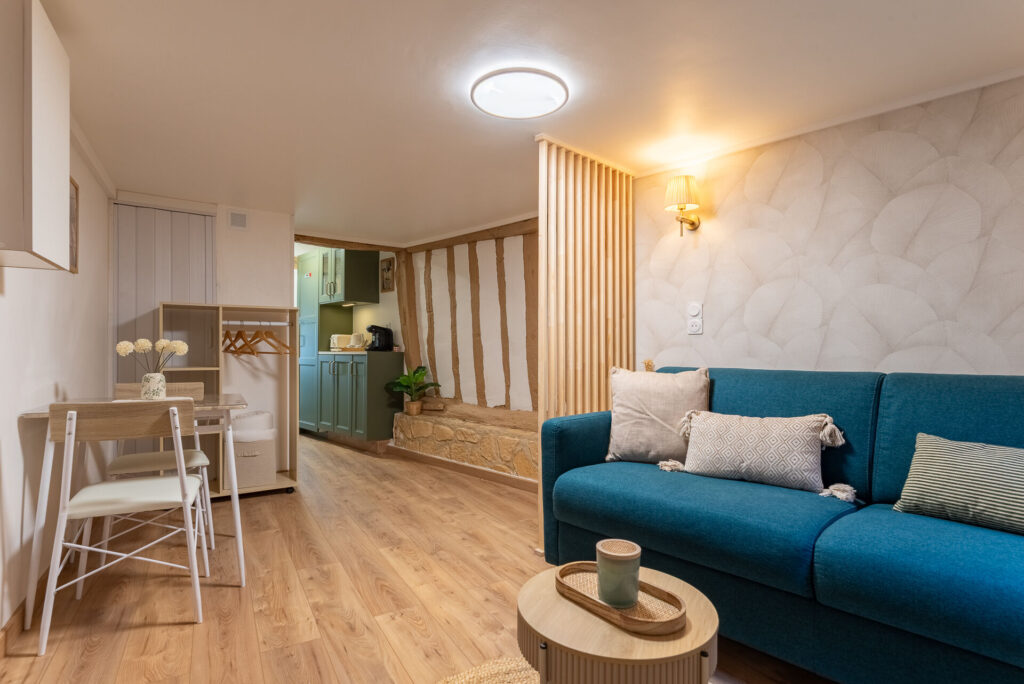 Rénovation d'un Airbnb à Rouen par Optérieur, architecte d'intérieur
